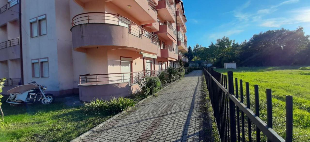 Mila Apartments Ohrid Esterno foto